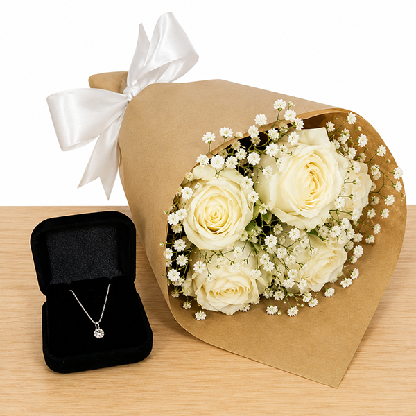 Buqu� de Rosas Brancas com Joia